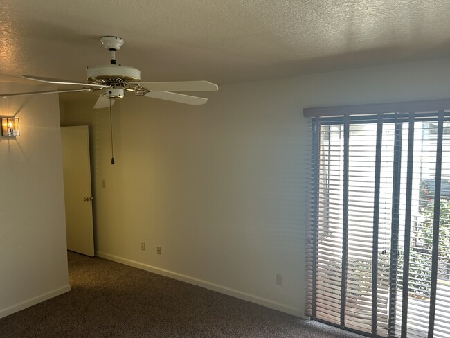 Building Photo - 2252 Southport Ln