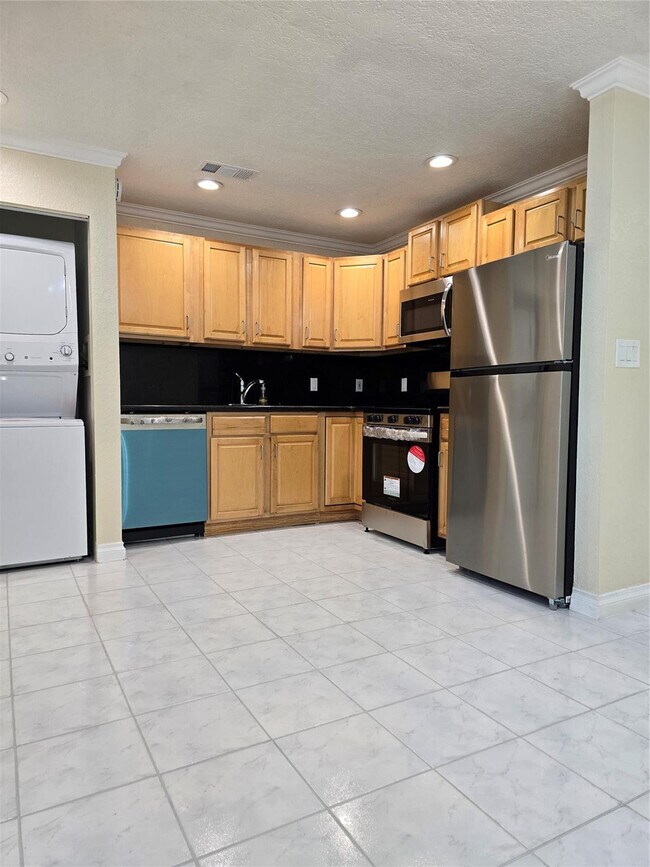 Building Photo - 1749 NW 6th Ave