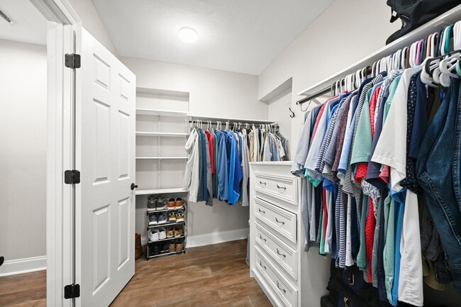 Building Photo - 23705 Walker South Rd