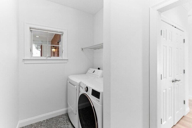 Building Photo - 5 Neff Dr