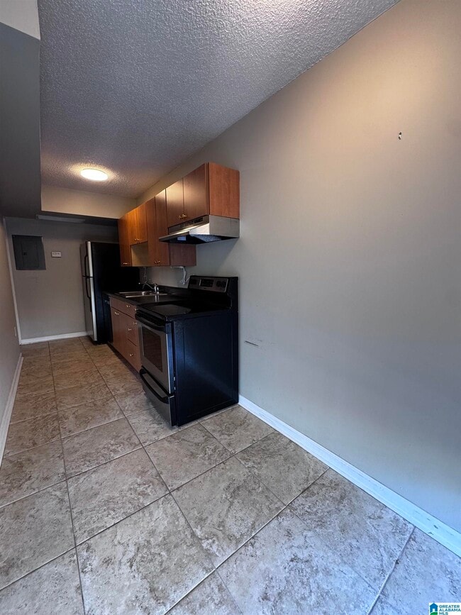 Building Photo - 66 Rhodes Cir S