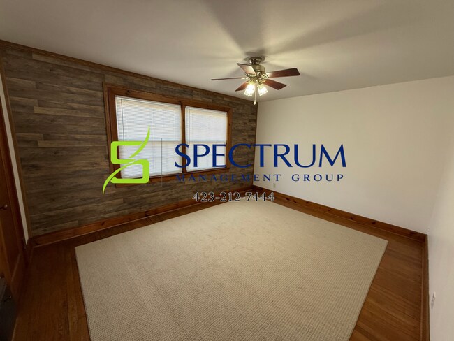 Building Photo - 1148 Lake Dr