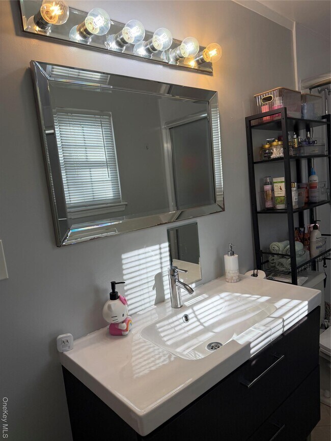 Building Photo - 68 Bon Aire Cir