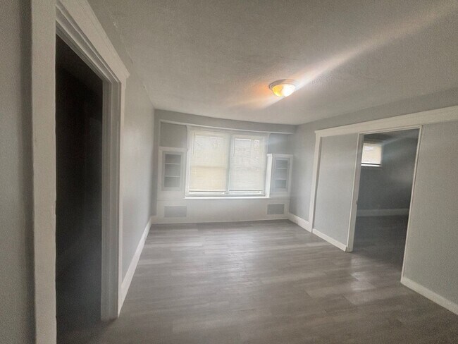 Building Photo - 2069 W 98th St