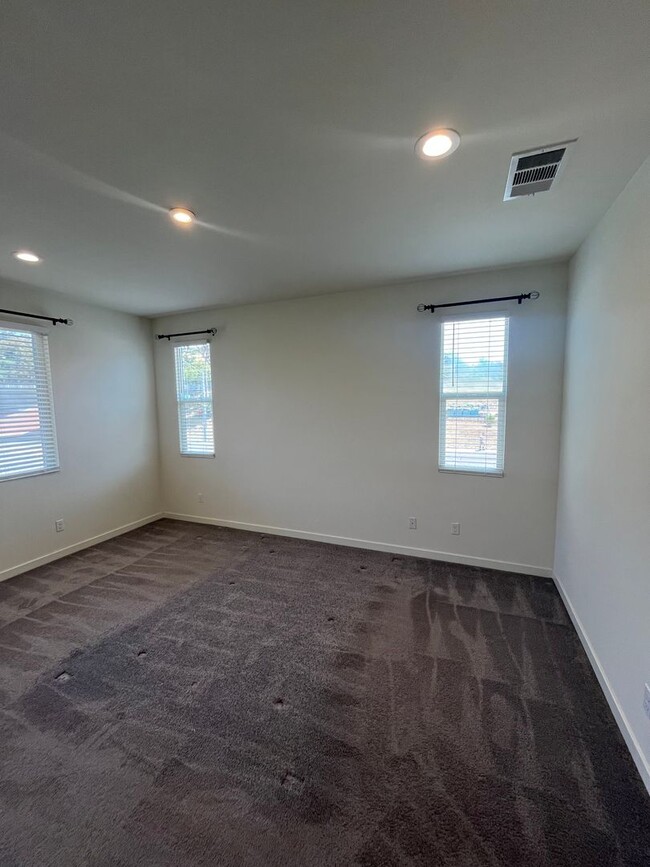 Building Photo - 4102 Calle Arbol