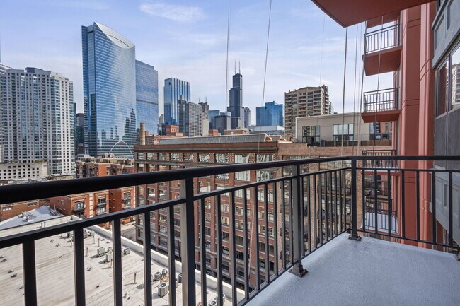 Building Photo - 330 N Jefferson St