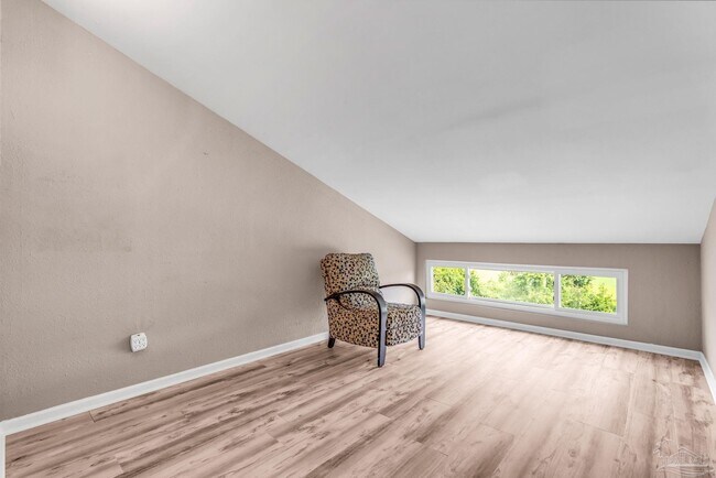 Building Photo - 4830 Huron Dr