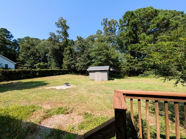 Building Photo - 929 Greenbriar Dr