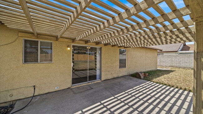 Building Photo - 8469 Comet St
