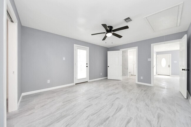 Building Photo - 5103 Karu Dr