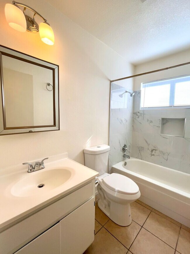 Building Photo - 6217 Yerba Ln