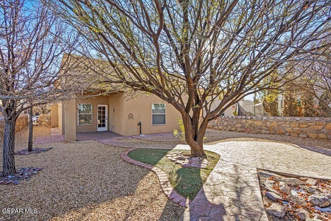 Building Photo - 11605 St Thomas Way