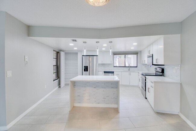 Building Photo - 1054 Lotus Cove Ct