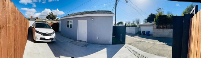 Building Photo - 6505 White Oak Ave