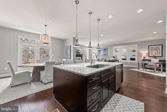 Building Photo - 23303 Mount Middleton Square