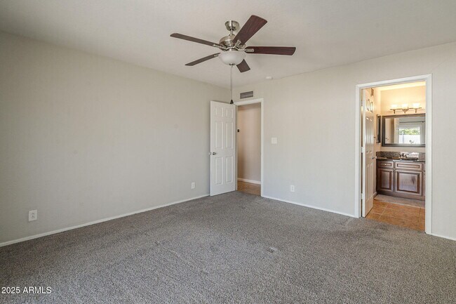 Building Photo - 2436 E Javelina Ave