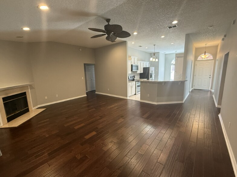 Building Photo - 3867 Chapelgate Rd