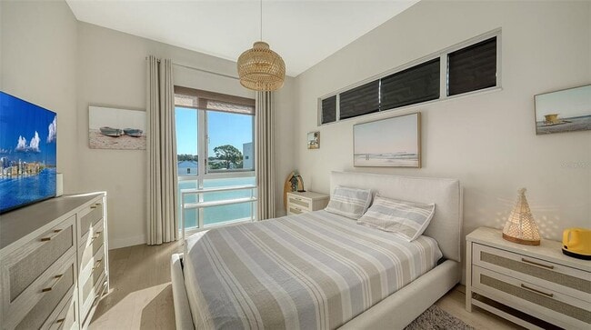 Building Photo - 635 S Orange Ave