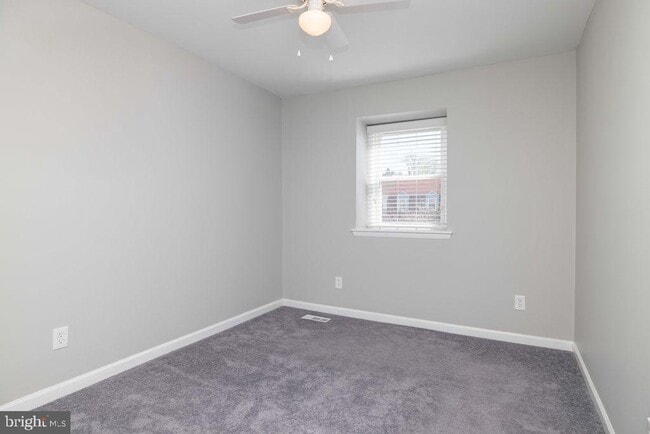 Building Photo - 3206 Emerald Pl