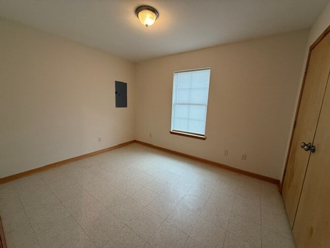 Building Photo - 2520 Crockett St