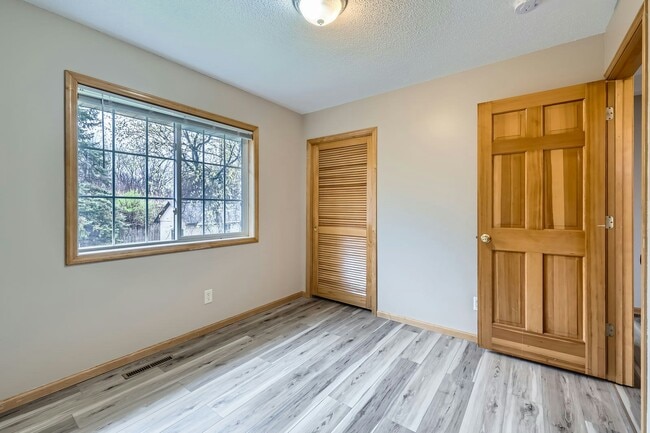 Building Photo - 12740 Eveleth Path