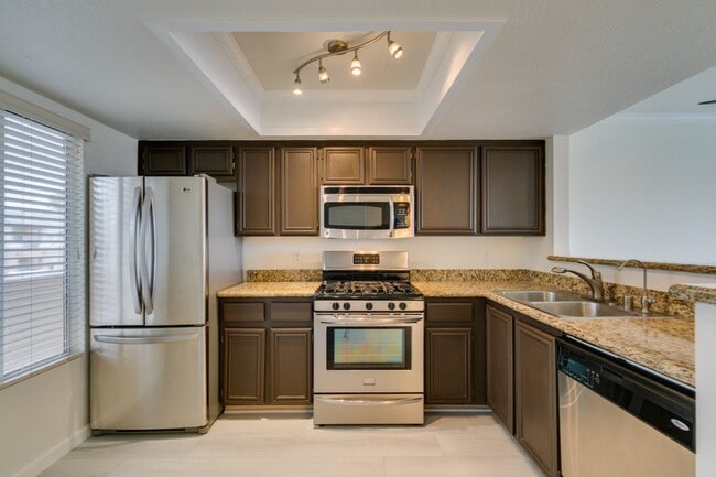 Primary Photo - GORGEOUS 2 BEDROOMS UNIT*UPGRADED*TONS OF ...