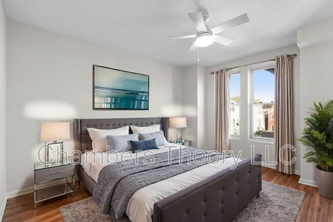 Building Photo - 1309 Emerald St NE