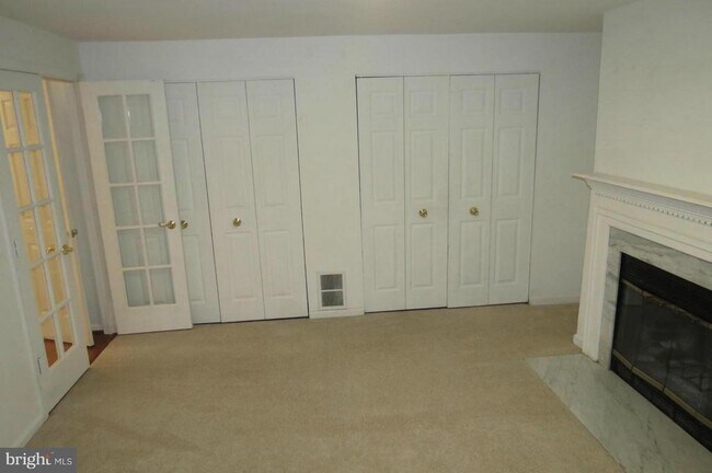 Building Photo - 2208 Wimbledon Cir