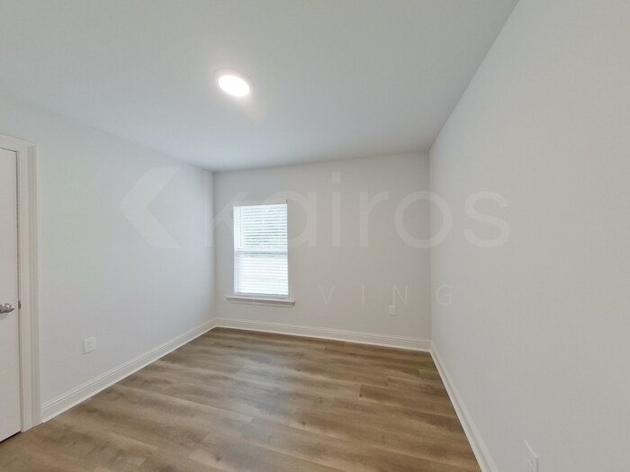 Building Photo - 17653 Carlisle Ave