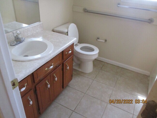 Building Photo - 112-A Acacia Ct
