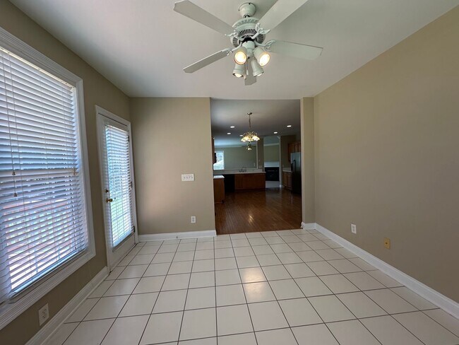 Building Photo - 6378 Clubside Dr