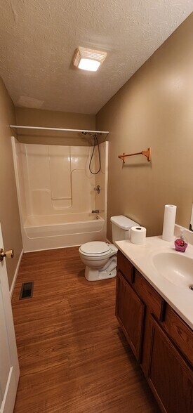 Building Photo - 1714 Bend View Ln