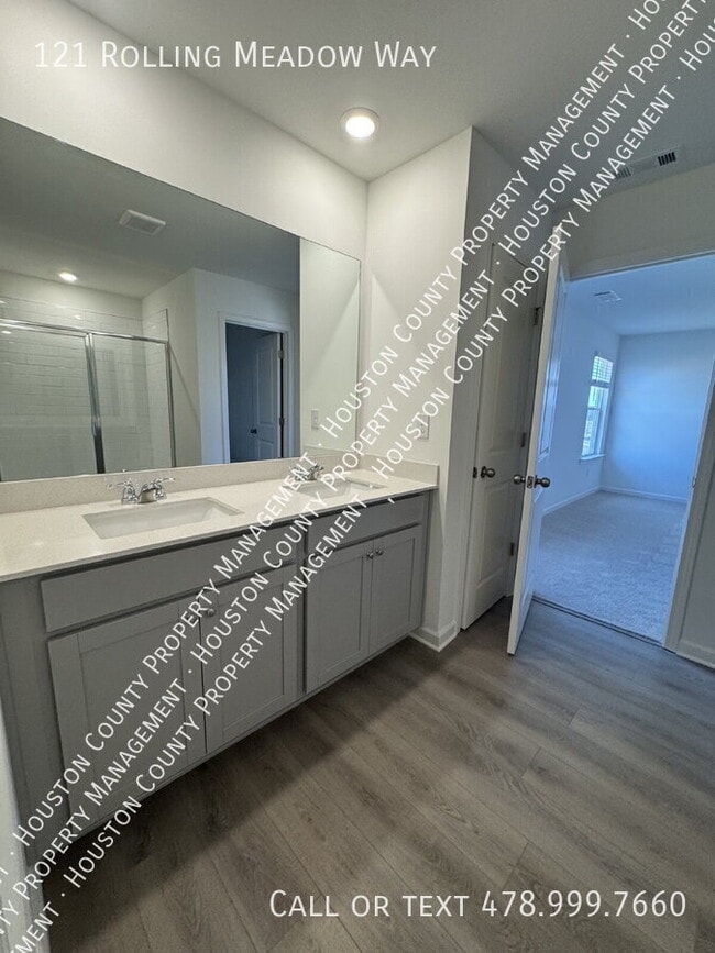 Building Photo - 121 Rolling Mdw Wy