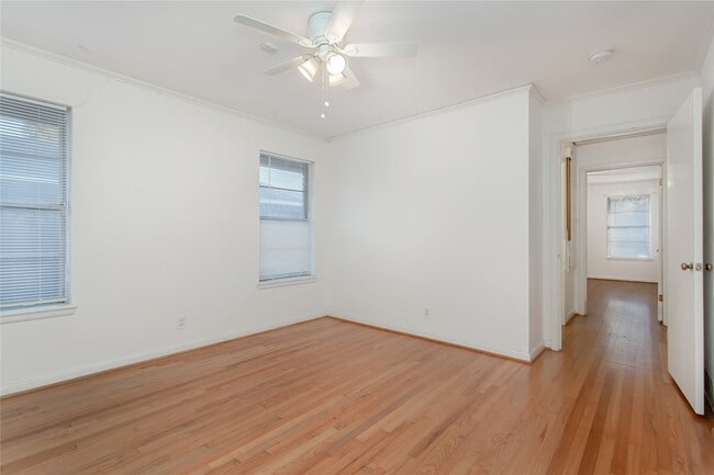 Building Photo - 6525 E Mockingbird Ln