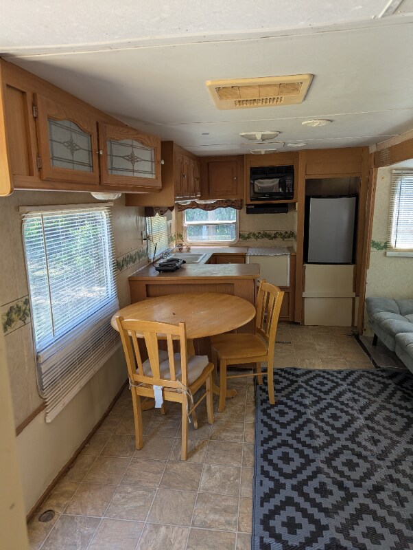 Building Photo - 9395 Spice Pond Rd Ext