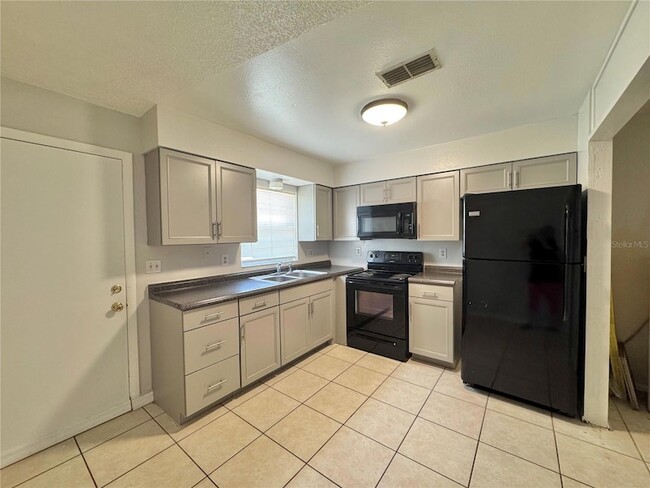 Building Photo - 5667 Struthers Ct