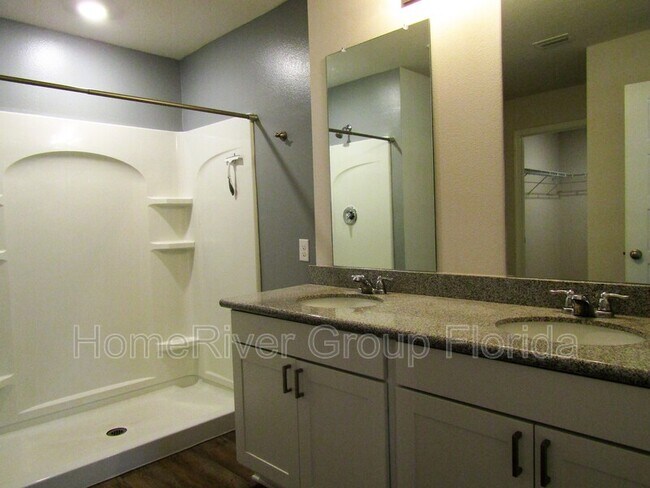 Building Photo - 2379 Kirkwood Dr