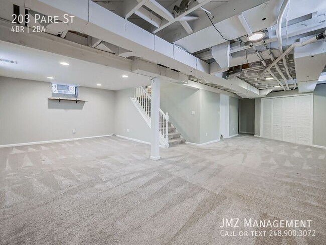 Building Photo - 203 Pare St