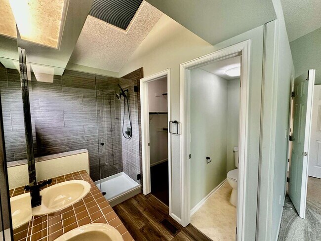 Building Photo - "Charming 3-Bed Highlands Ranch Home with ...