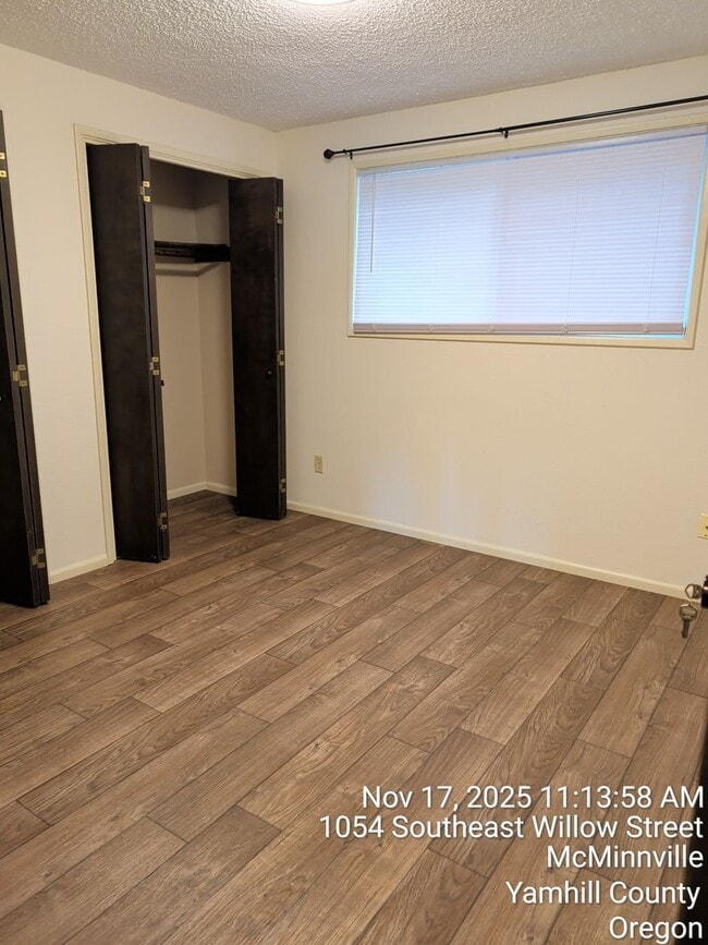 Building Photo - 1054 SE Willow St