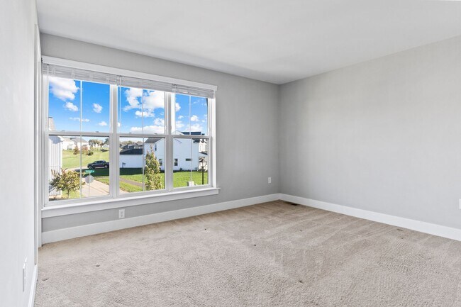 Building Photo - Stunning Single Family in Mechanicsburg