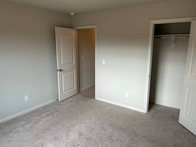 Building Photo - 1170 Rockwell Dr