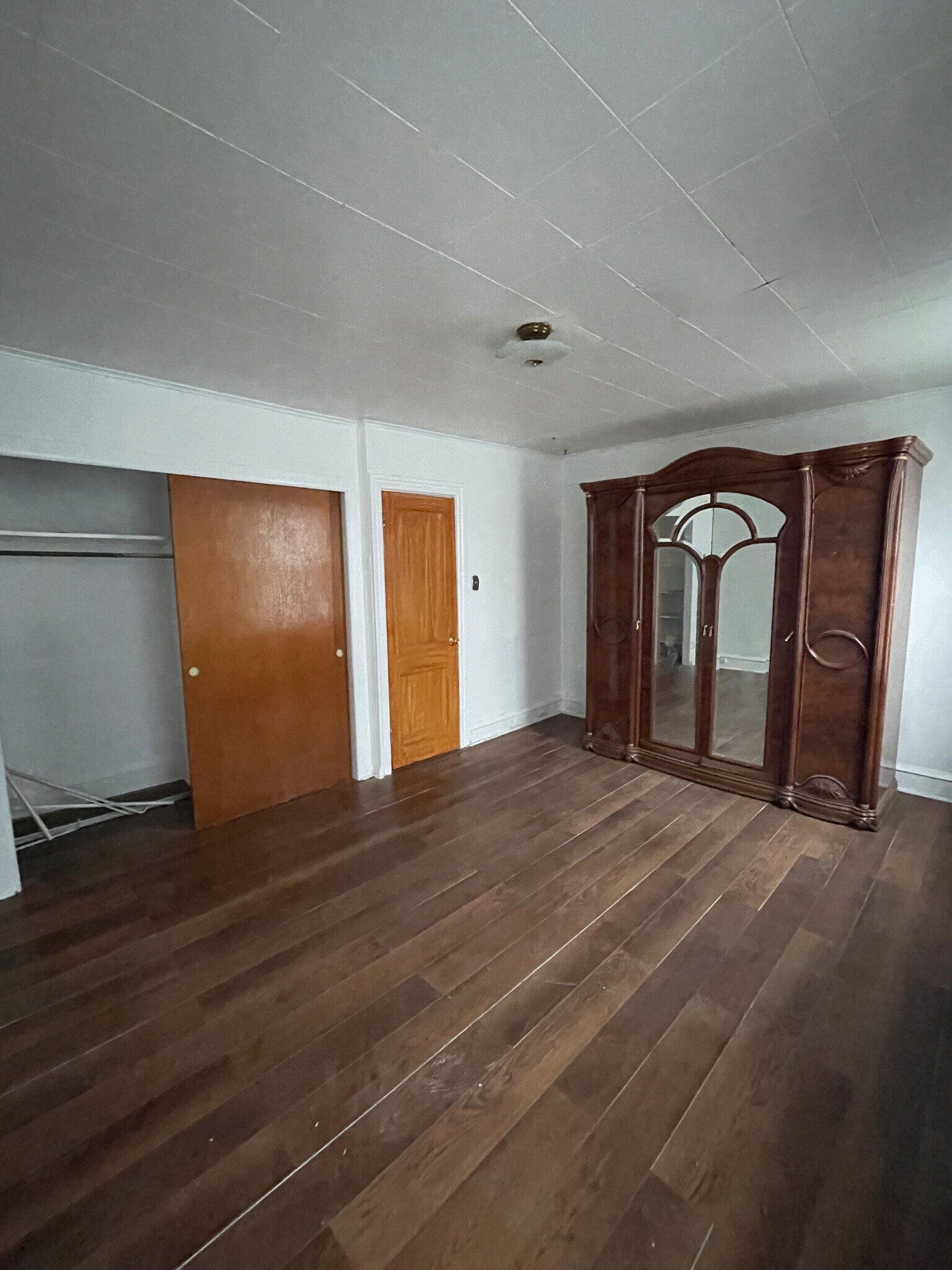 Building Photo - 4944 Boudinot St