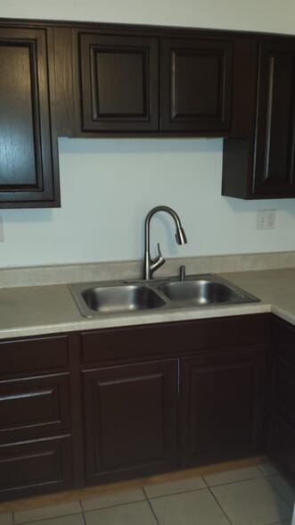 Building Photo - 4311 Dewey Dr