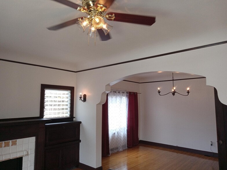 Building Photo - 128 Falcon Ave