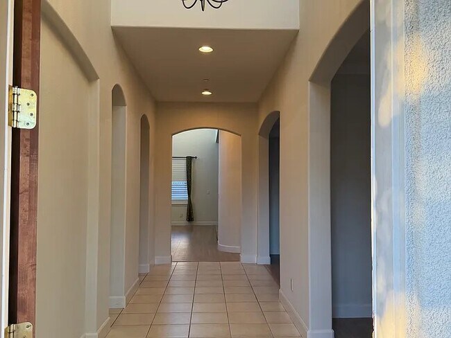 Building Photo - 1682 Prima Dr