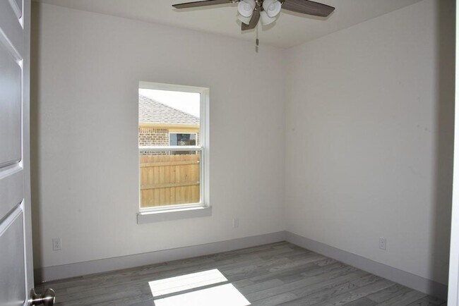 Building Photo - Stunning home in Springtown TX