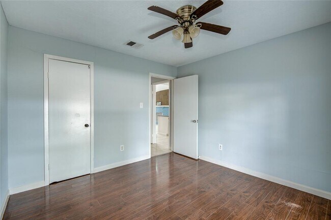 Building Photo - 11427 Newbrook Dr