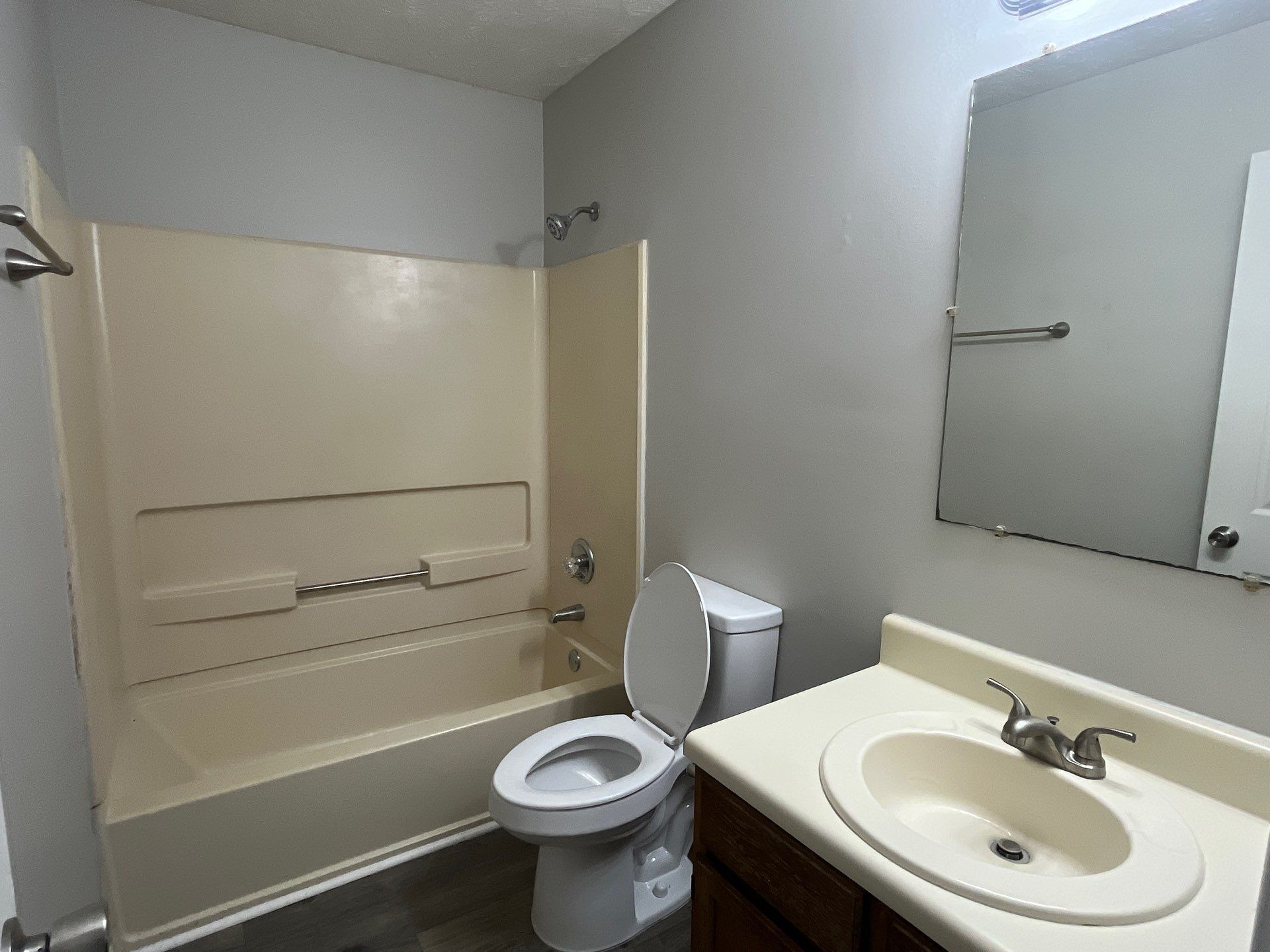 Building Photo - 197 Stratford Ln