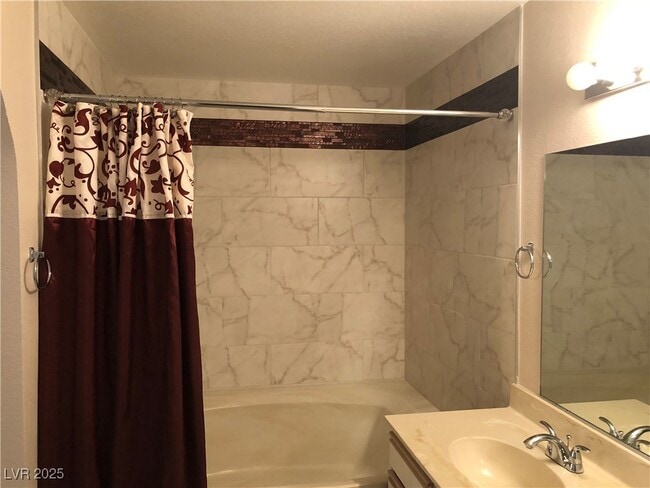 Building Photo - 2200 S Fort Apache Rd